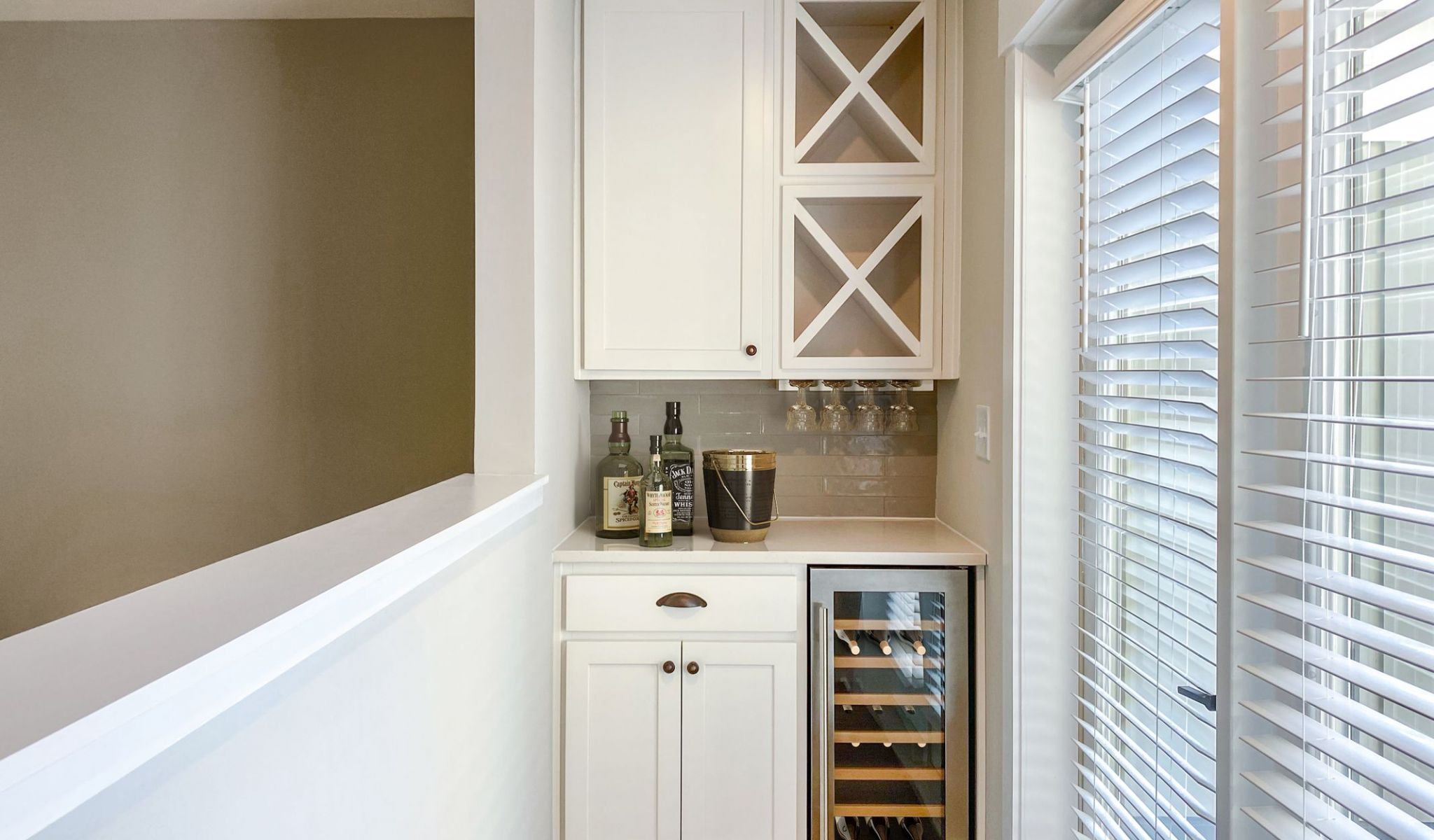 Townhomes at Bridlestone built-in wine cooler and wet bar with beautiful finishes